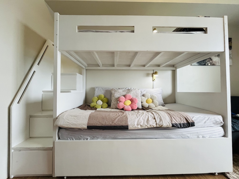 stunning and cosy studio unit at the loop limketkai