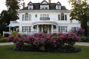 600 main a bandb and victorian tea room