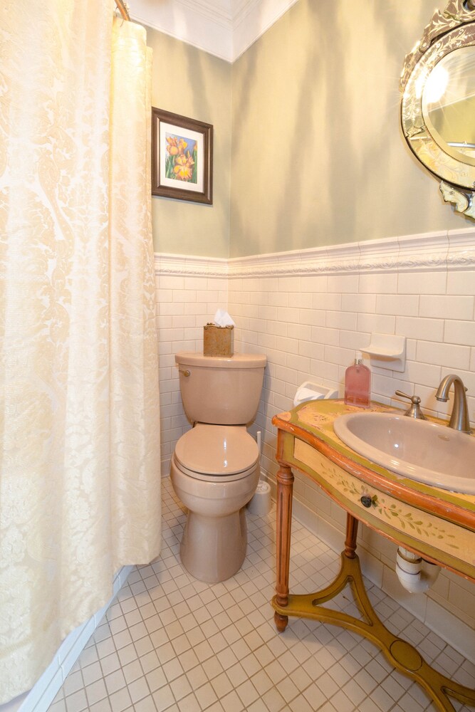 600 main a bandb and victorian tea room
