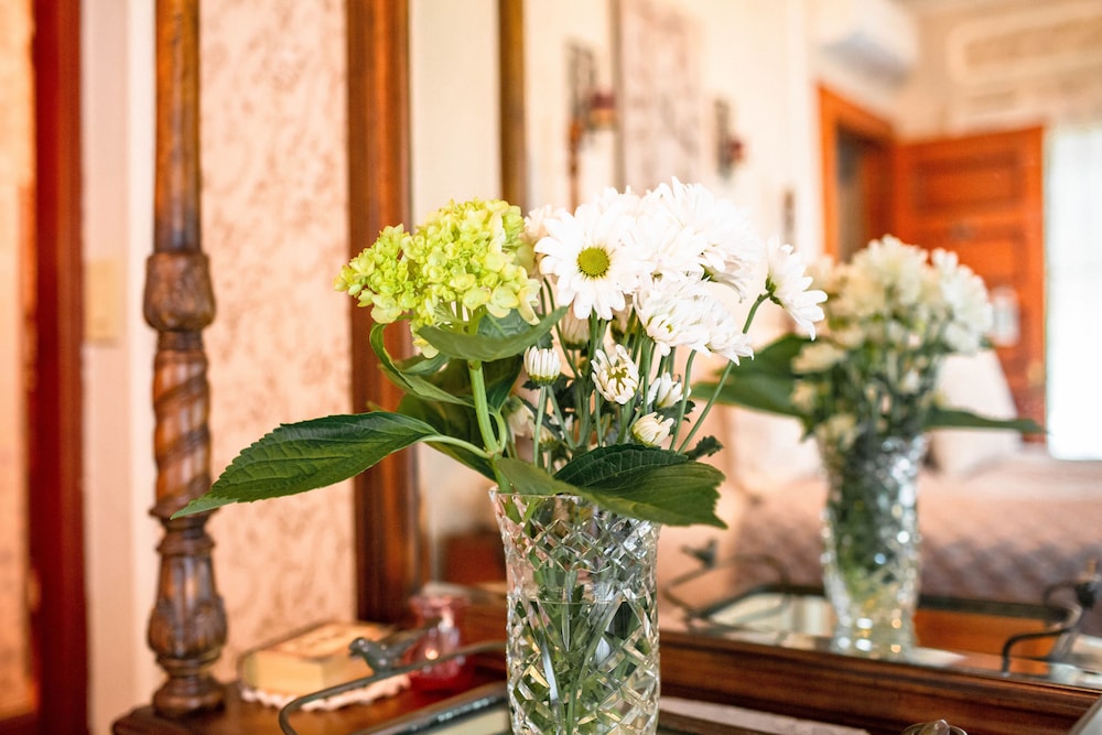 600 main a bandb and victorian tea room