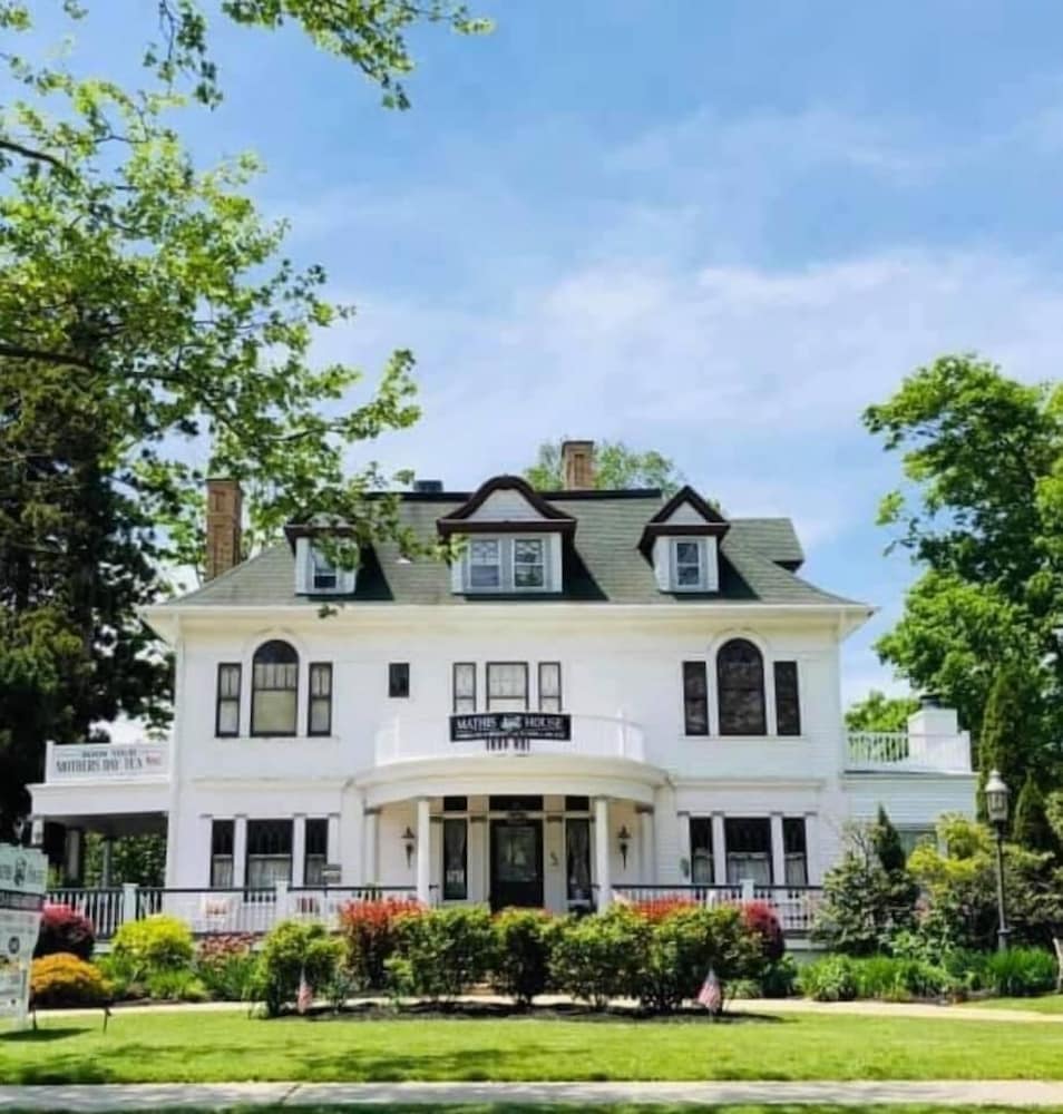 600 main a bandb and victorian tea room