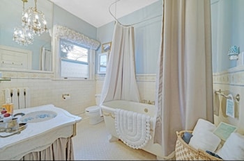 600 main a bandb and victorian tea room