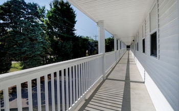 Hamilton Village Inn,Rhode Island>>North Kingstown,3 star