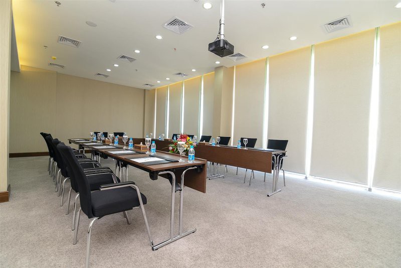 golden tulip dammam corniche hotel