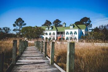 roanoke island inn