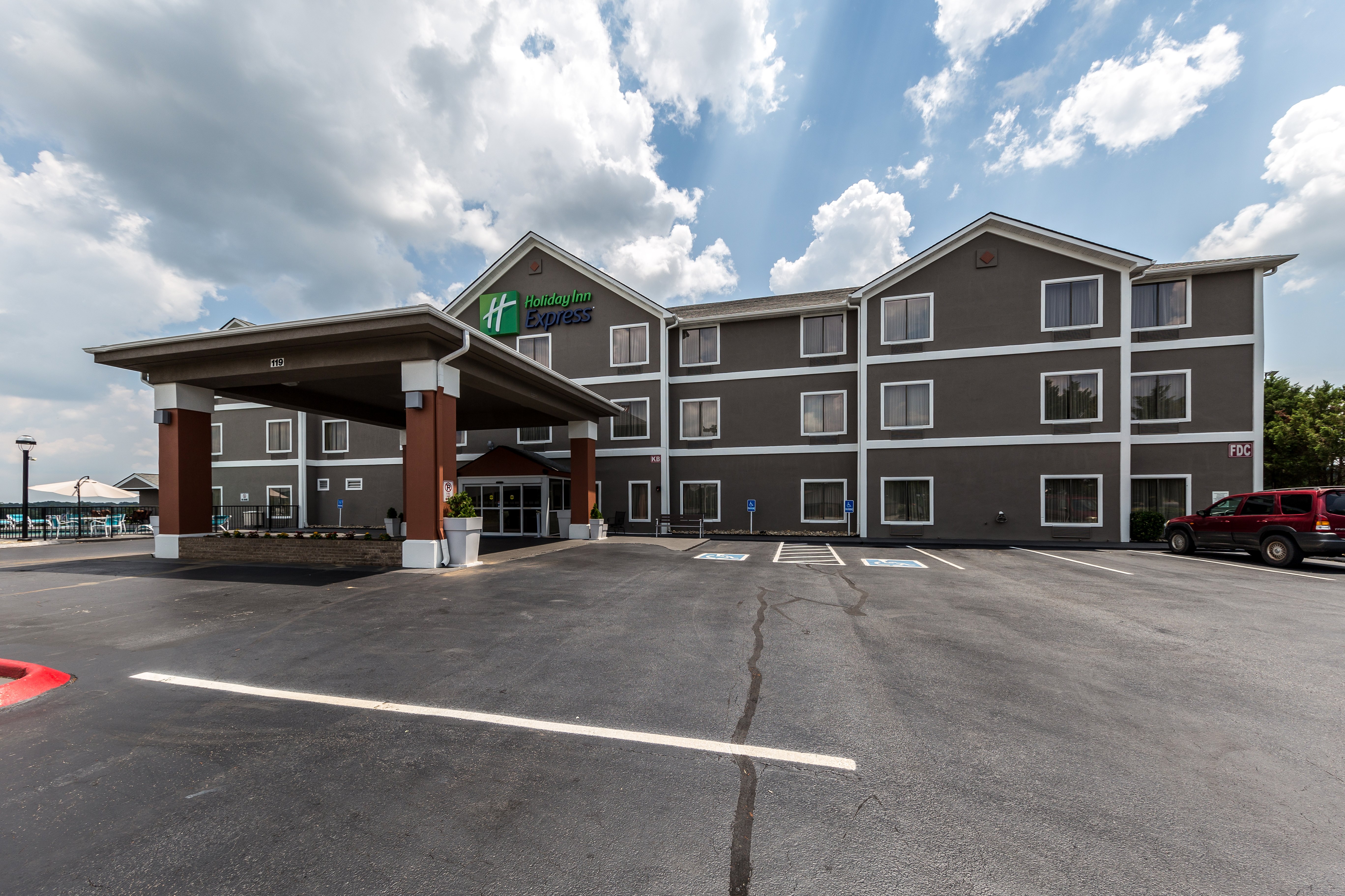 holiday inn express dandridge by ihg