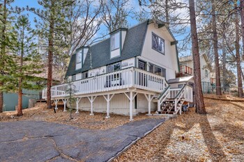pinewood inn 2093 by big bear vacations