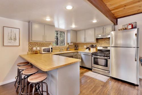 pinewood inn 2093 by big bear vacations