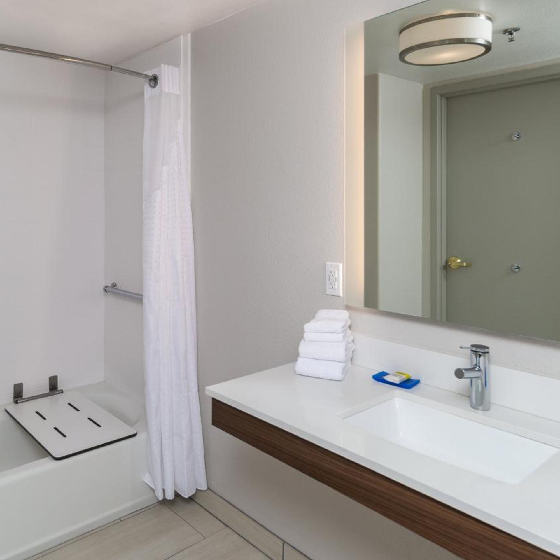 holiday inn express and suites dinuba west by ihg