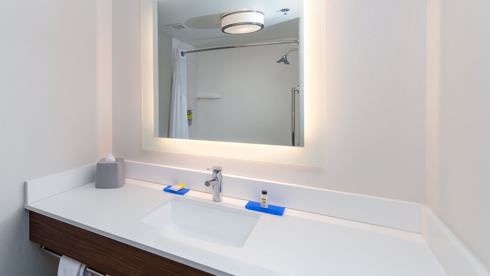 holiday inn express and suites dinuba west by ihg