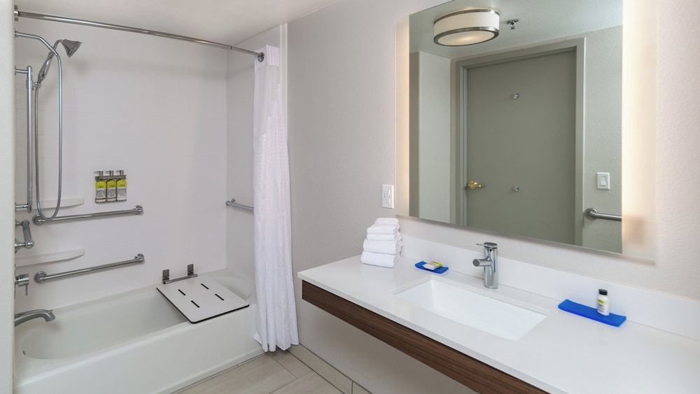 holiday inn express and suites dinuba west by ihg