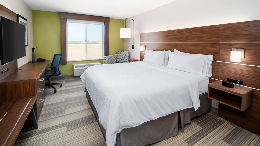 holiday inn express and suites dinuba west by ihg