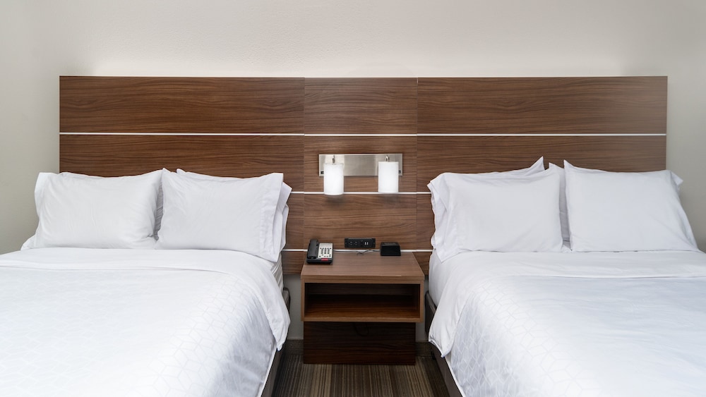 holiday inn express and suites dinuba west by ihg