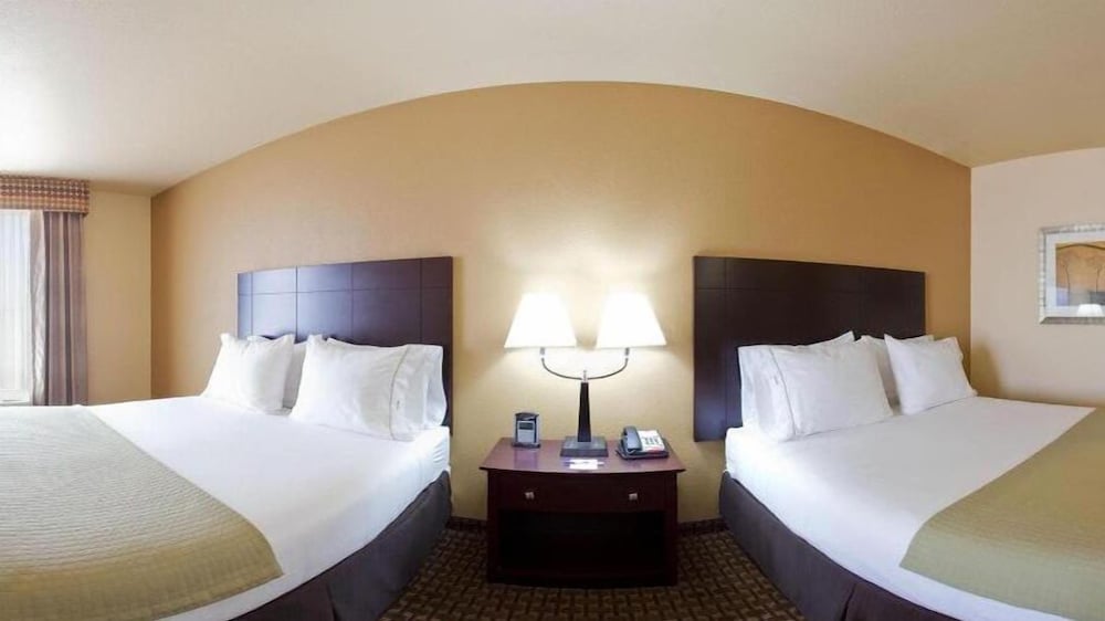 holiday inn express and suites dinuba west by ihg