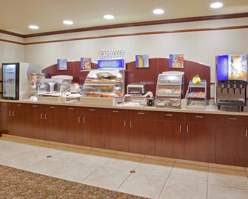 holiday inn express and suites dinuba west by ihg