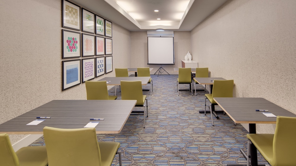 holiday inn express and suites dinuba west by ihg