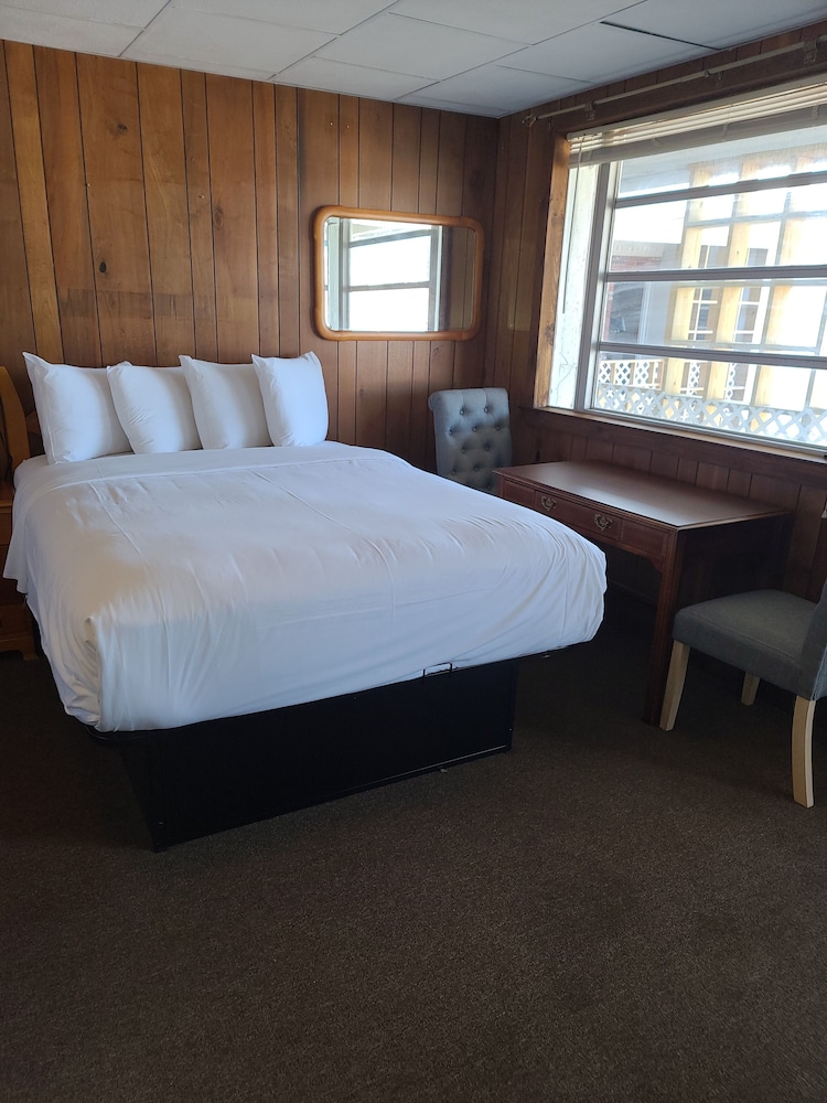 royal crest inn hampton beach