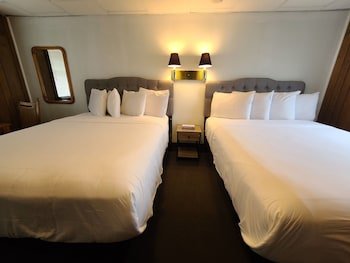 royal crest inn hampton beach