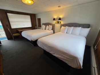 royal crest inn hampton beach