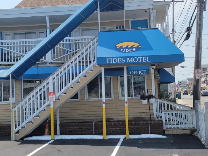 the tides motel