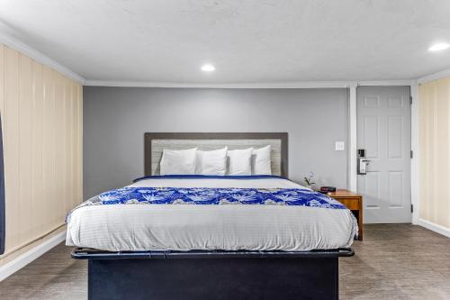 the tides motel