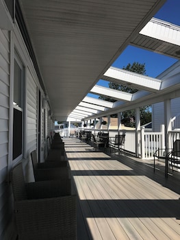 Blue Jay Motel,,2 star