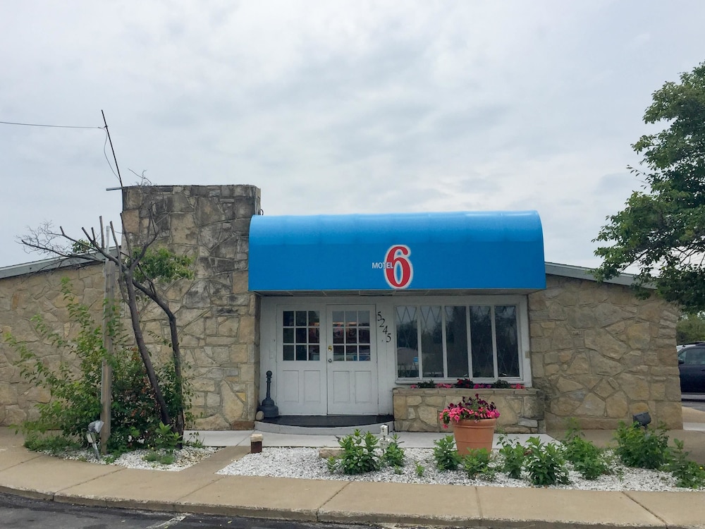 motel 6 hamburg ny