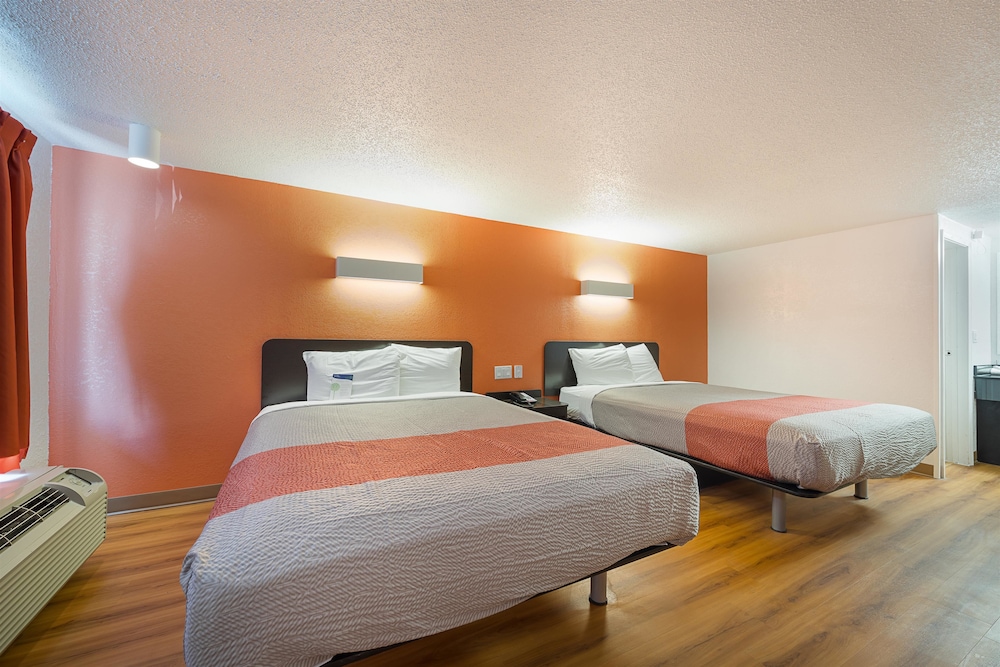 motel 6 hamburg ny