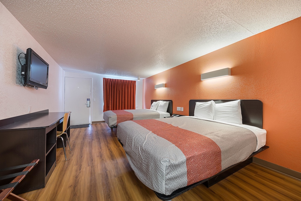 motel 6 hamburg ny