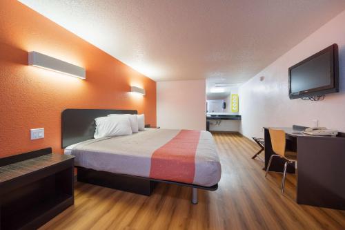 motel 6 hamburg ny