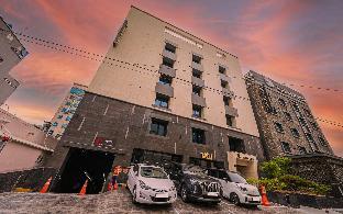 hotel true