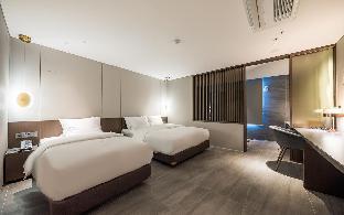hotel true
