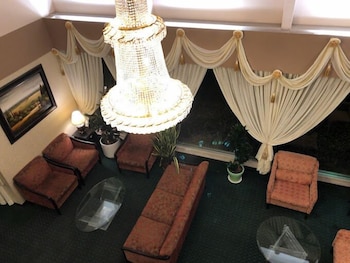 Hotel Pacific Garden,Gardena>>El Camino Village,3 star