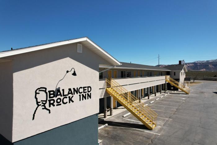 balanced rock inn