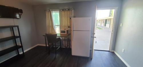 town and country motel