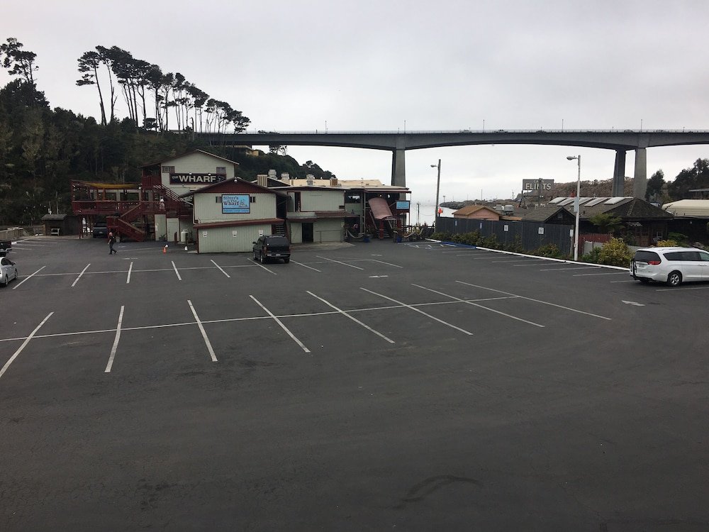 Anchor Lodge Motel,32260 North Harbor Drive,3 star