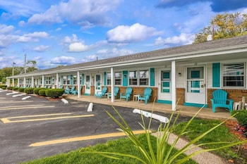 Riviera Motel Erie,,2 star