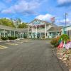 riviera motel erie