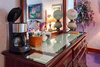 cliff cottage inn victorian bandb and boutique hotel