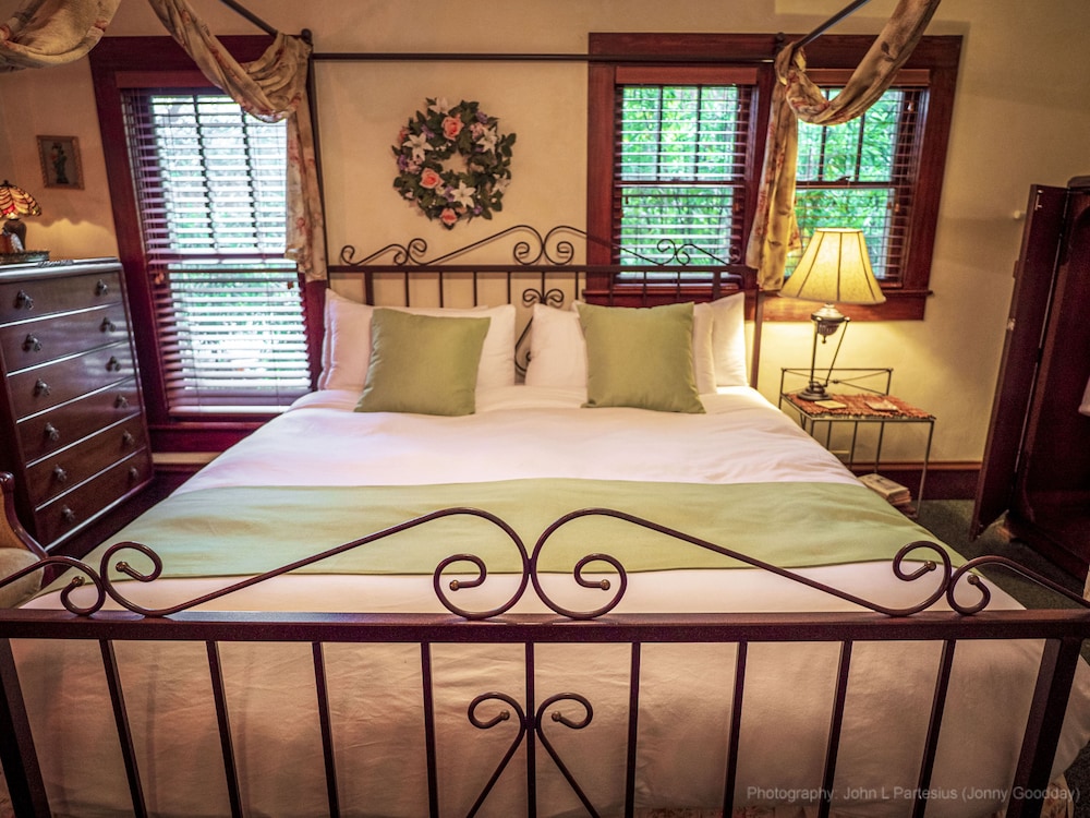 cliff cottage inn victorian bandb and boutique hotel