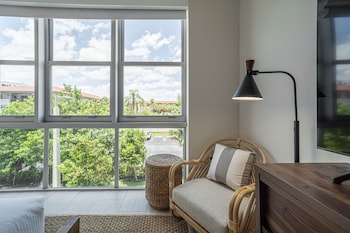 chic apartments in the heart of dadeland