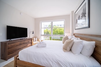 chic apartments in the heart of dadeland