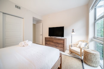 chic apartments in the heart of dadeland