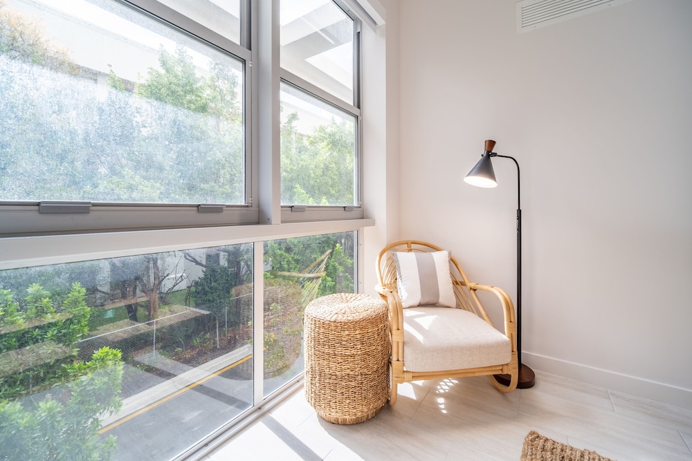 chic apartments in the heart of dadeland