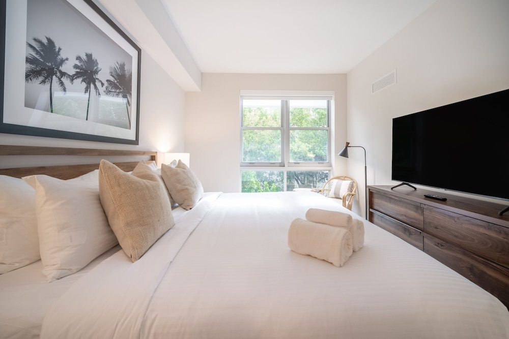 chic apartments in the heart of dadeland