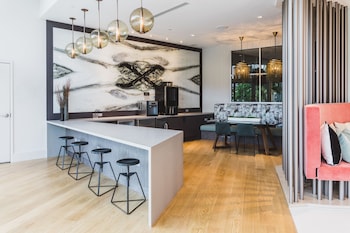 chic apartments in the heart of dadeland