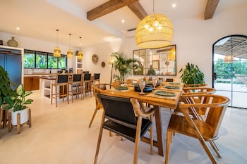new stunning 4br jungle view villa in lovina