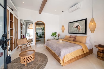 new stunning 4br jungle view villa in lovina