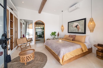 new stunning 4br jungle view villa in lovina