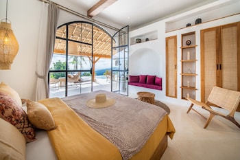 new stunning 4br jungle view villa in lovina